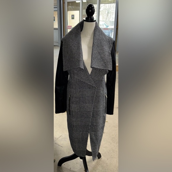 Karl Lagerfeld Jackets & Blazers - Karl Lagerfeld Black/ White Houndstooth tweed & leather coat Jacket size medium